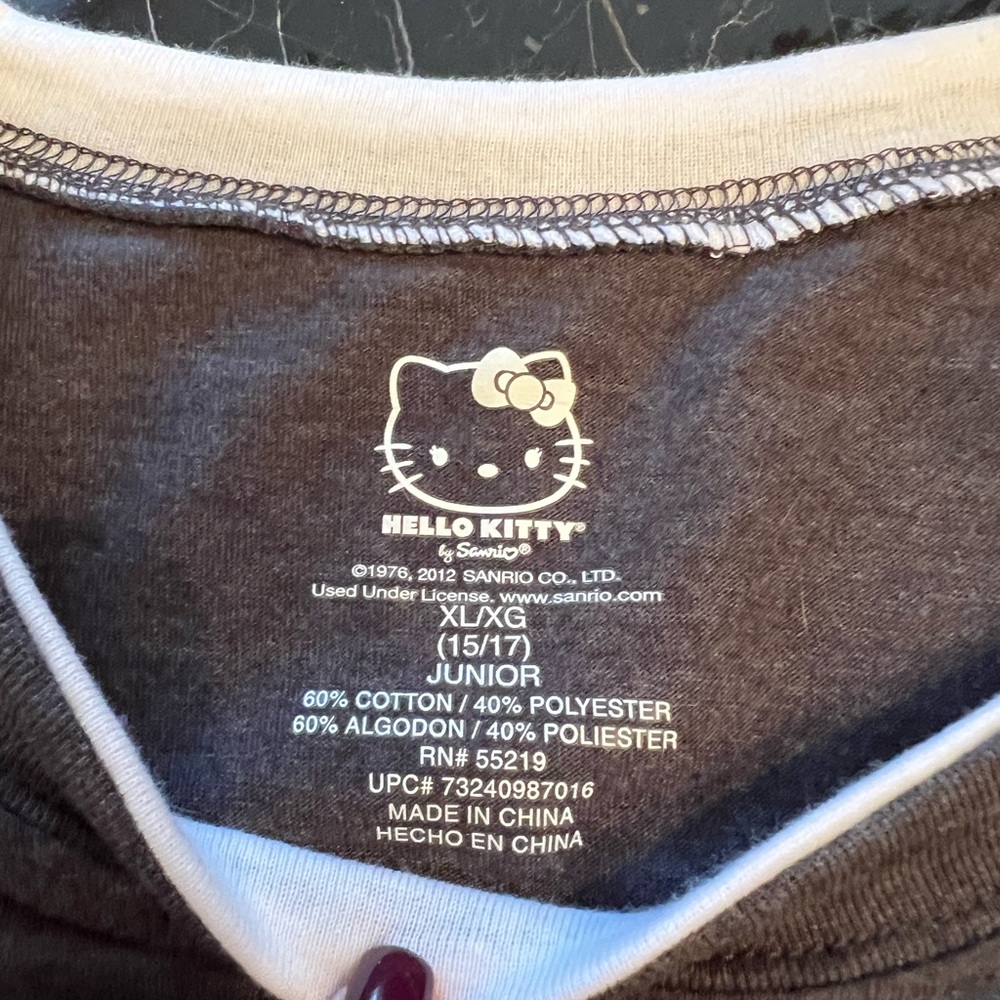 Adorable Hello Kitty LOVE long sleeve tee. Juniors XL. NWT. - Picture 3 of 6